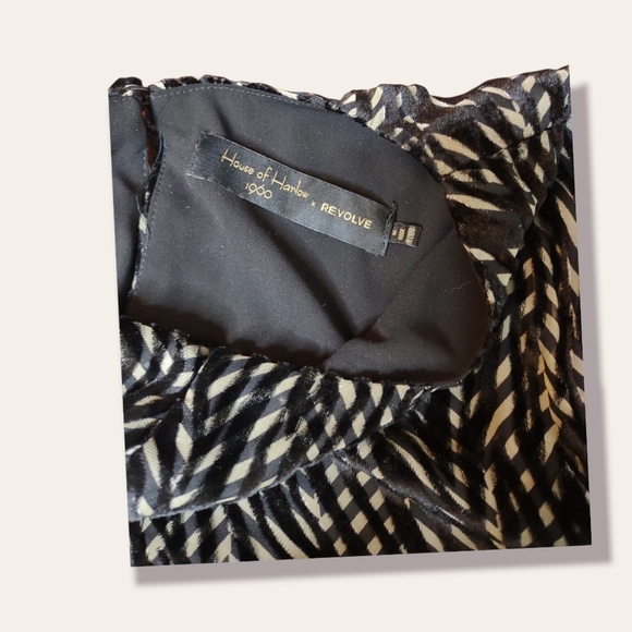 House of Harlow 1960 x Revolve Gilda Top in Zebra - Picture 4 of 6